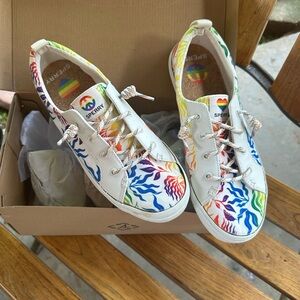 Sperry Crest Vibe Pride Shoes 8 1/2 New